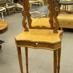 909 8553 DRESSING TABLE